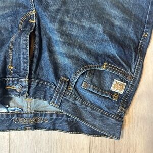 Men’s Cinch jeans.